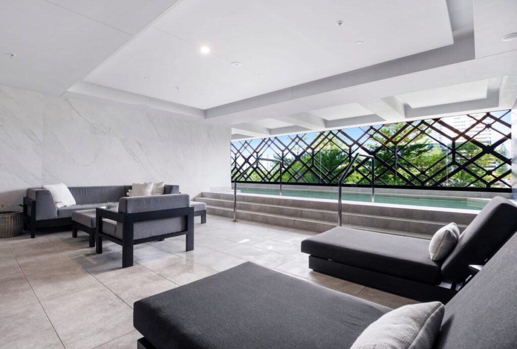 103/185 Old Burleigh Road, BROADBEACH, QLD 4218