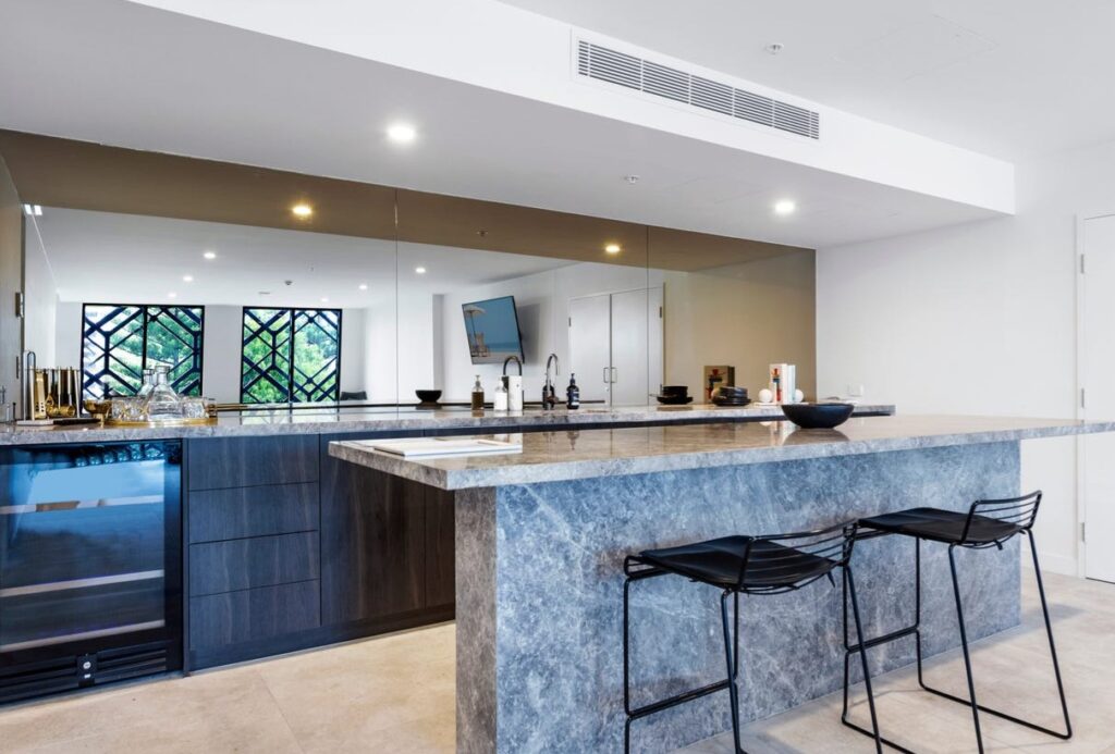 103/185 Old Burleigh Road, BROADBEACH, QLD 4218
